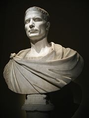 180px-0092_-_Wien_-_Kunsthistorisches_Museum_-_Gaius_Julius_Caesar[1].jpg